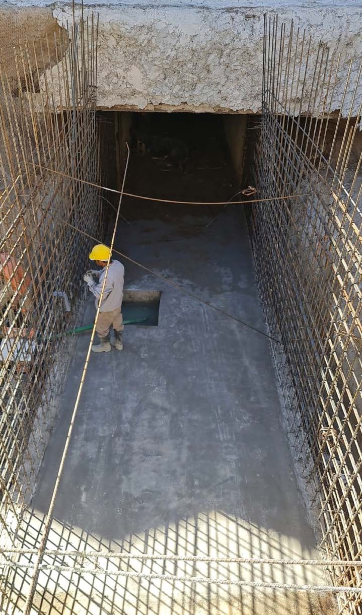 Túnel con acero de refuerzo en edificio de indiciados, Hermosillo